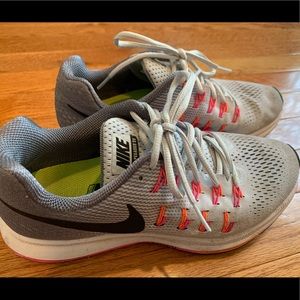 Nike Zoom Pegasus Sneakers- VERY COMFORTABLE!